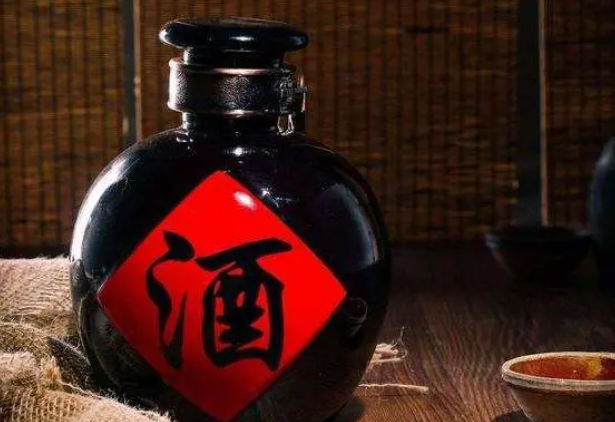 河套酒金樽哈达白酒：传承中国悠久酿酒文化